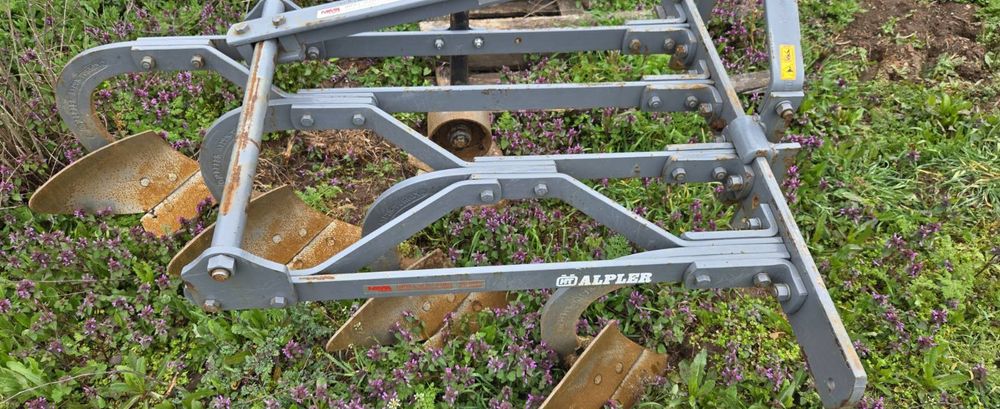 Продавам лозаро овощарски плуг