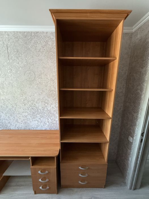 шкаф для книг с открытыми полками