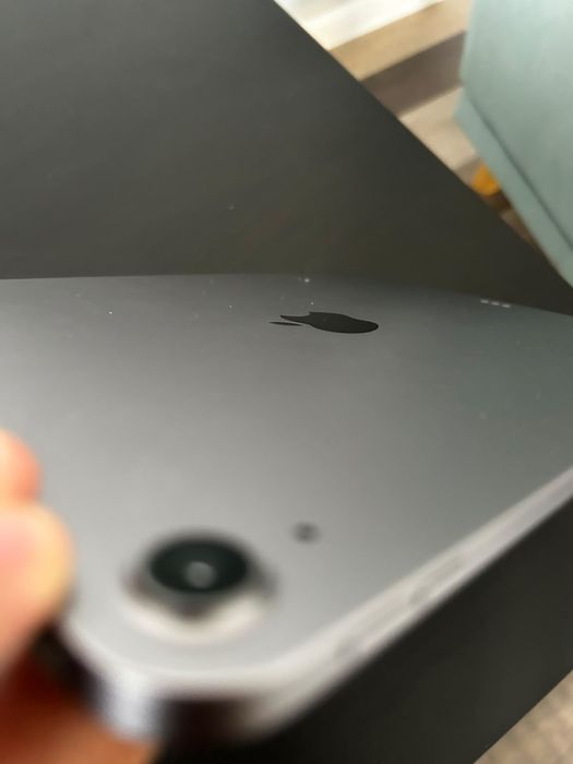 Продаю ipad air.