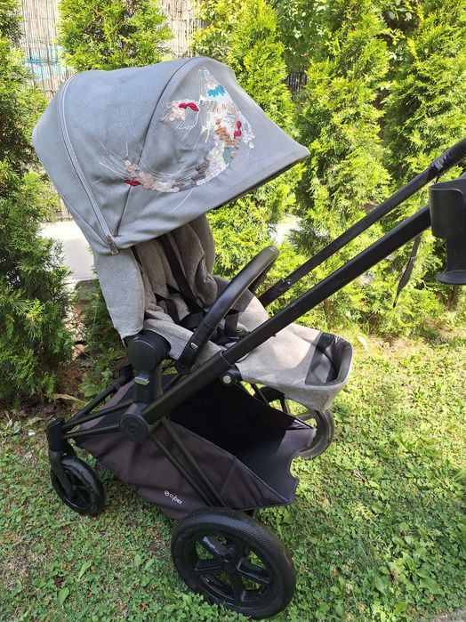 Продавам бебешка количка cybex priam - шаси + летен кош
