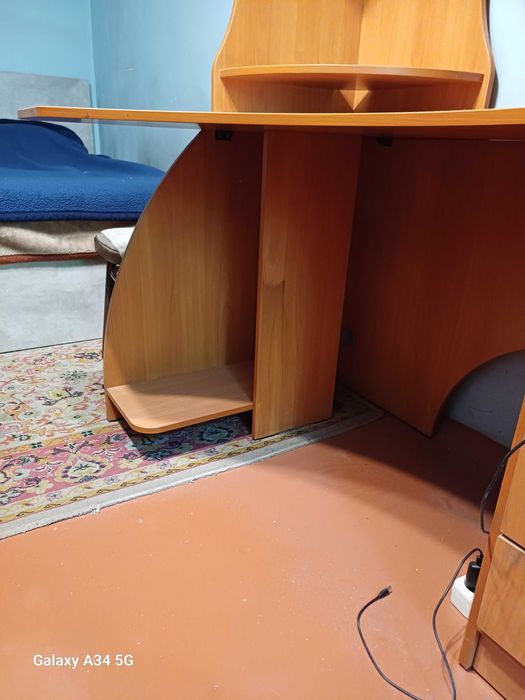 Продам компьютерный стол