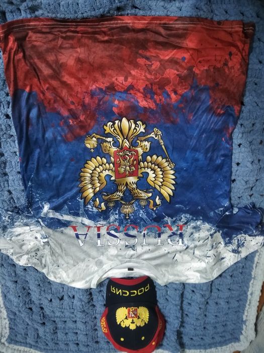Продам мужские футболки