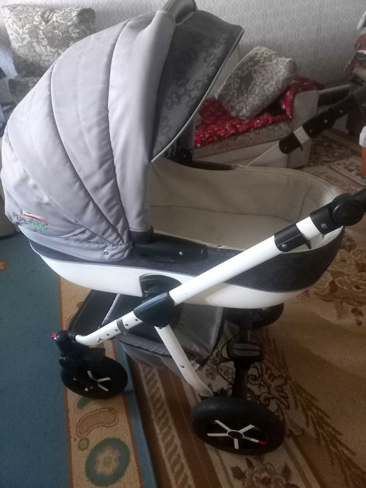 Продам коляску 2в1.