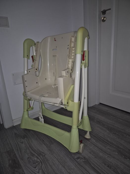 Vând scaun de mâncare bebe