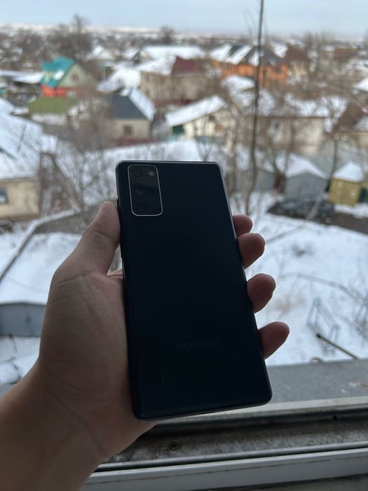 Samsung s20 fe идеал