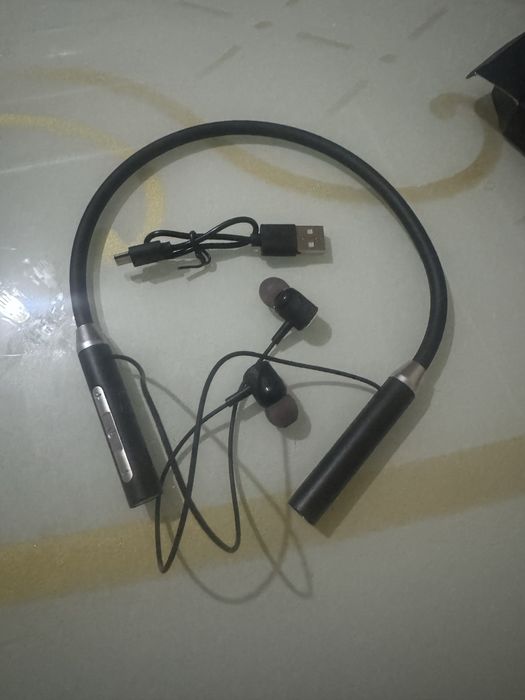 Продам наушники булутус