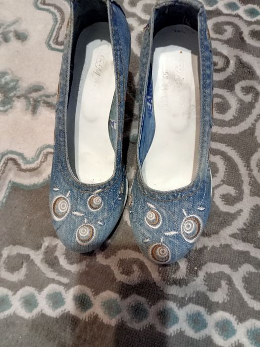 Продам обувь детская