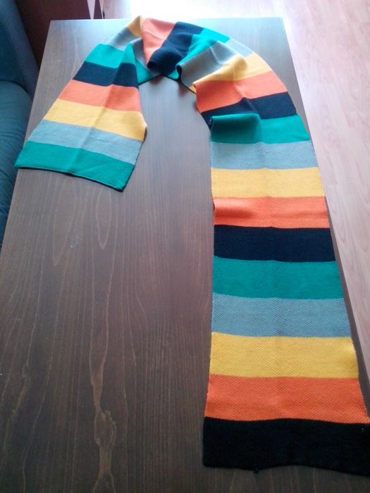 Продавам два зимни мъжки шала.