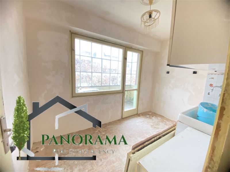 Продава се Двустаен апартамент в Шумен, Тракия - 59 кв.м за 1185 €/кв.м - Снимка #1