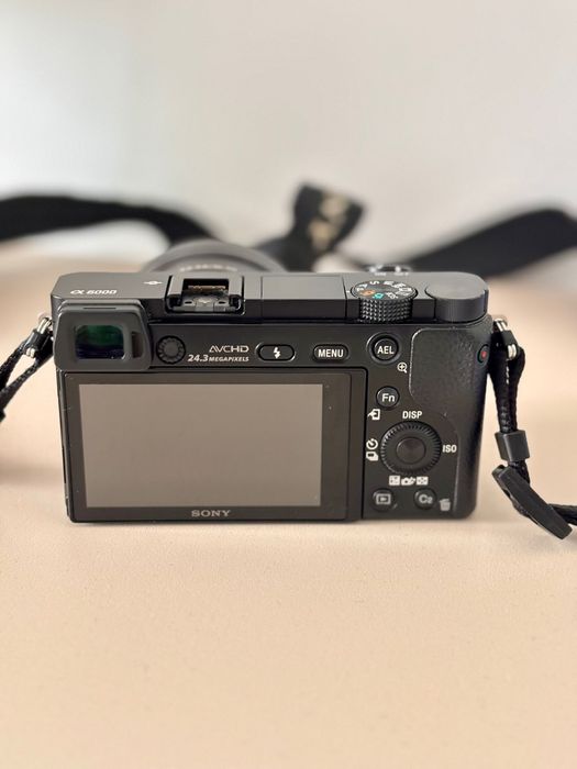 Sony A6000 Body (fără obiectiv) – doar 6.700 cadre