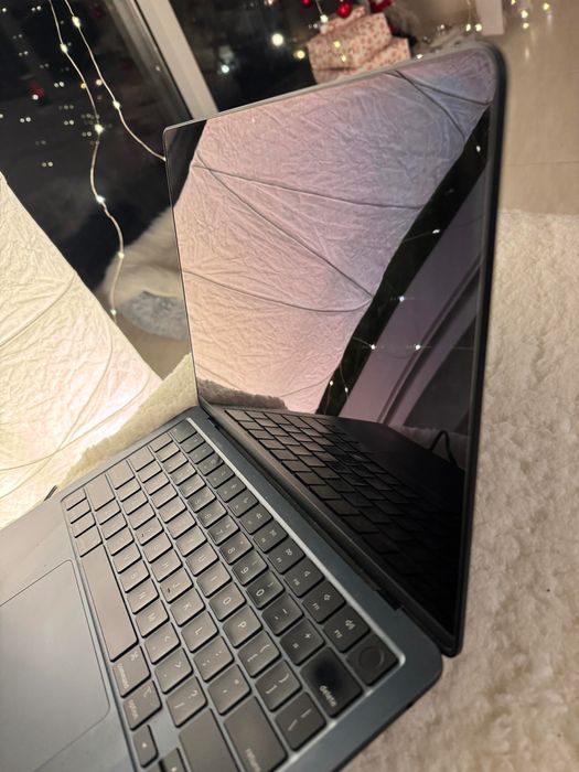 MacBook Air M2 13" 16GB/1TB (2022) в перфектно състояние