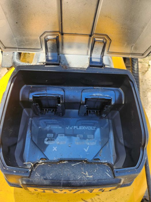 DEWALT Акумулаторна косачка DCMW564N, 2x18 V, 48 см, без батерия и зар