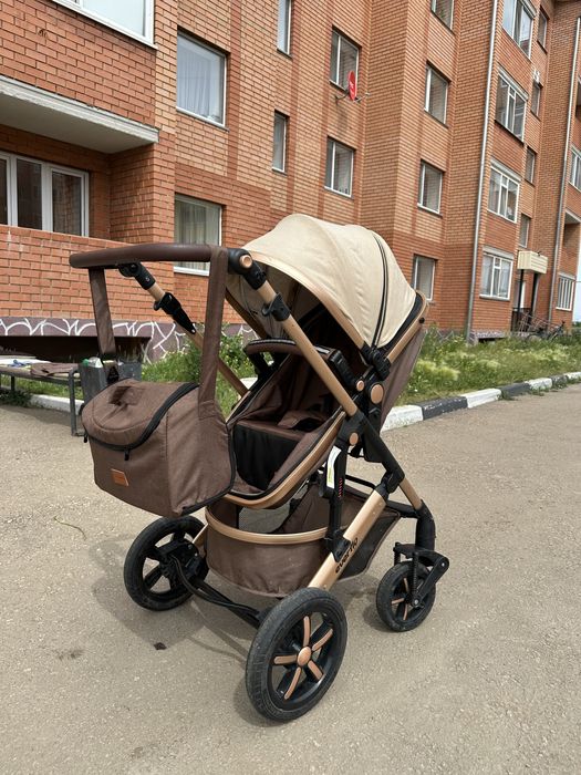Детская прогулочная коляска