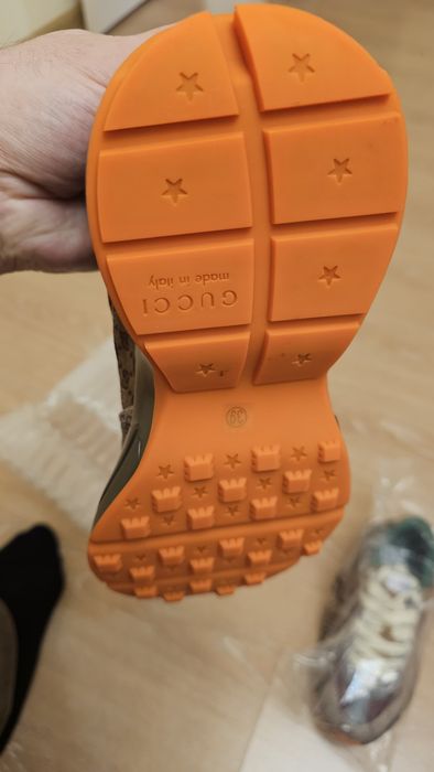 Продам кросовки Gucci