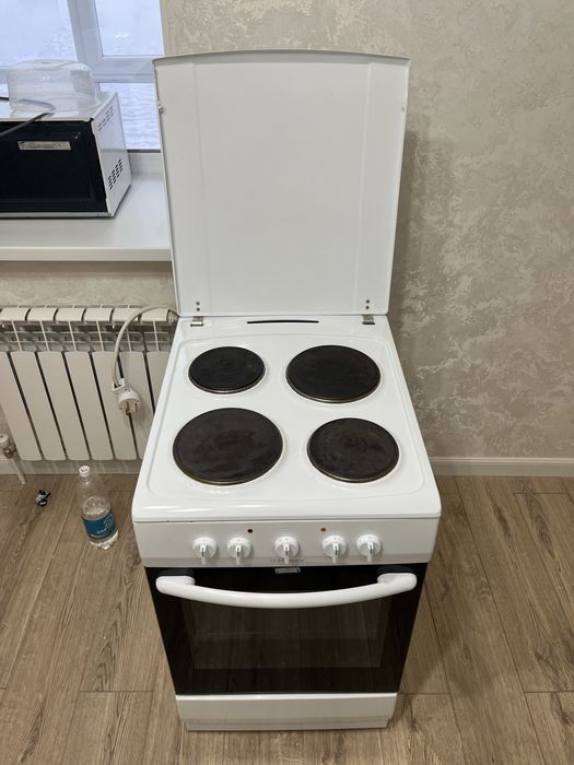 Электроплита Hansa с духовкой