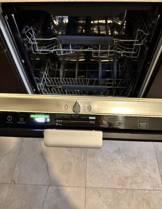 Masina de spalat vase Electrolux mare