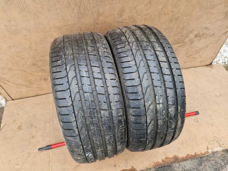 2 Pirelli R19 235/35 Летни гуми  DOT2421