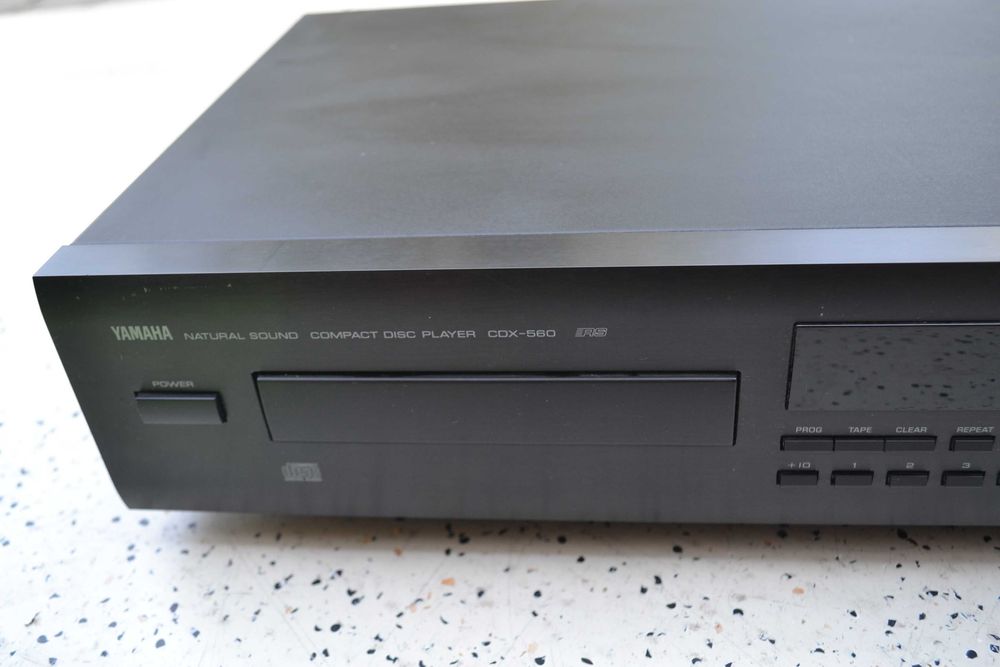 Cd player Yamaha CDX 560