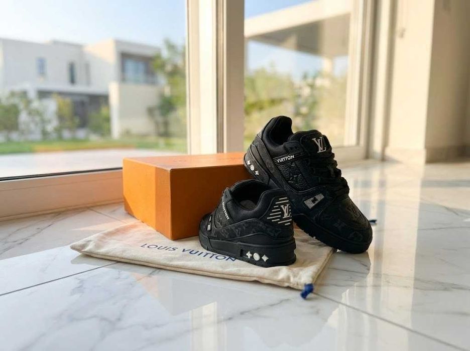 Adidasi LV Trainers Negru - Full Box - Calitate PREMIUM