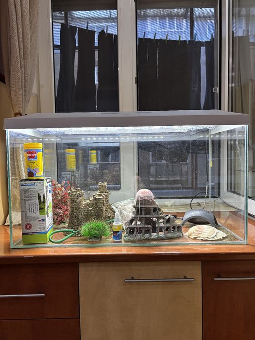 Acvariu 105 l cu filtru, LED si accesorii.