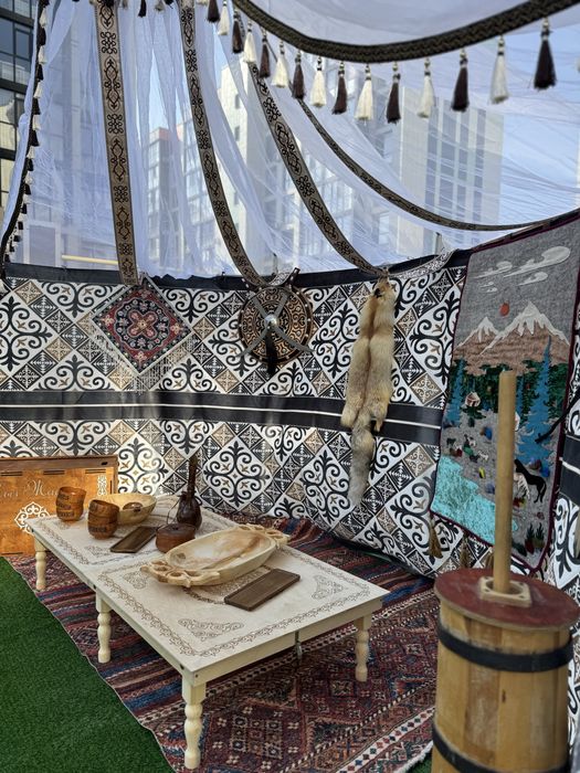 полуюрта жарты киіз үй