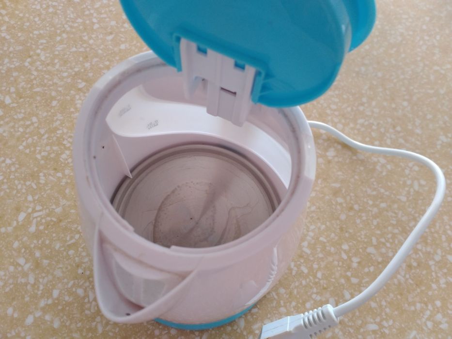 Электрочайник 1 л. в отличном состоянии.