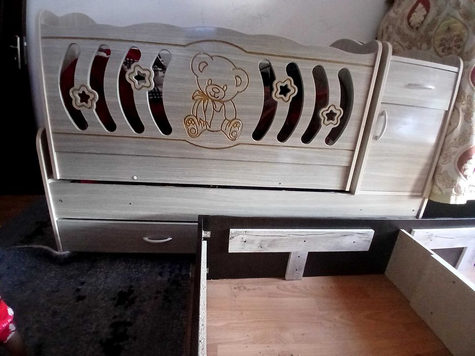 Детский кроват. 500 минг. Холати аьло. Б/У. Срочно сотилади.