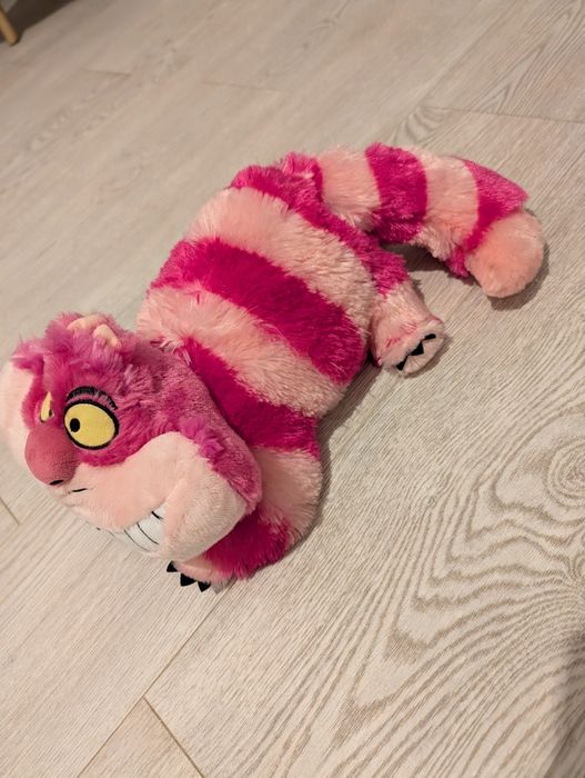 Plus motan chesire alice în țara minunilor