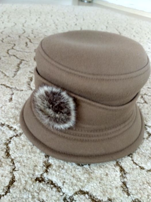 Елегантна мека шапка