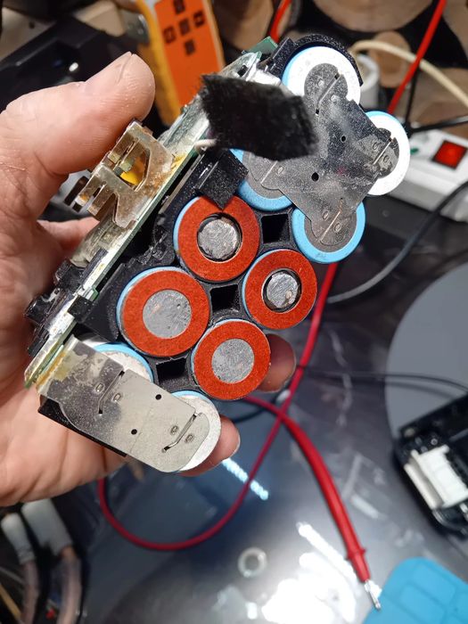 Reparatii baterii aspiratoare&filetante,trotinete