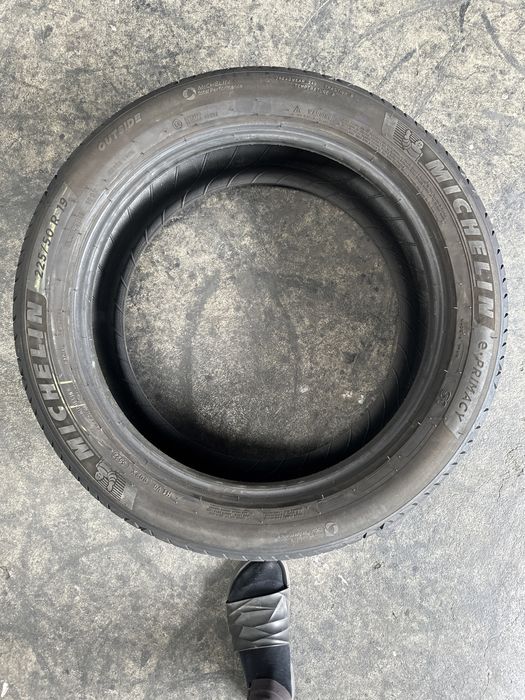 225/50/19 Michelin