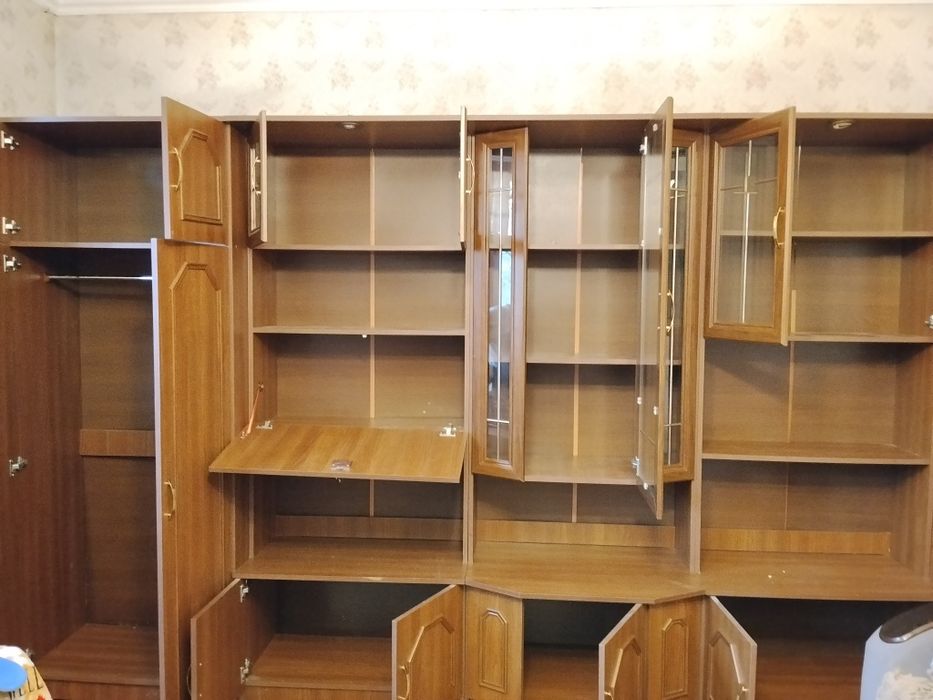 Продается стенка в зал б/у