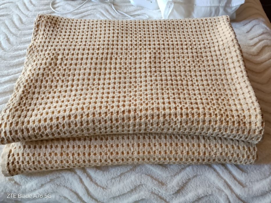 Продавам покривки за легло