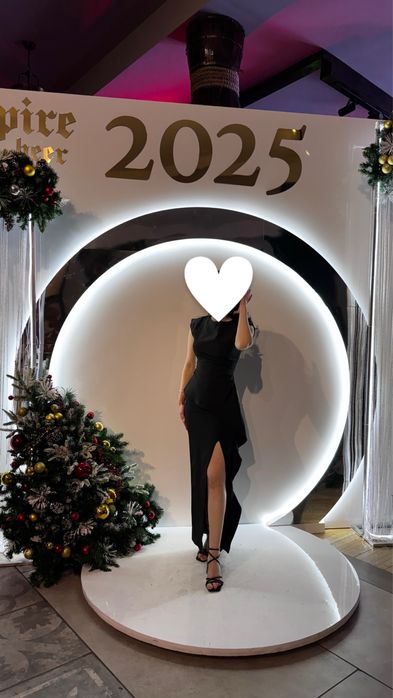 Длинное черное вечернее платье