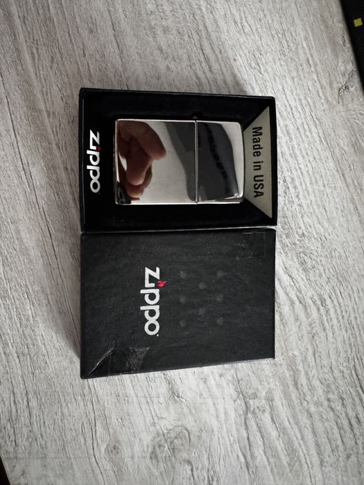 Bricheta Zippo nouă