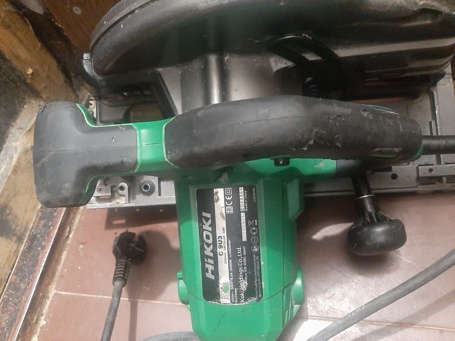 Големи циркуляри Хитачи