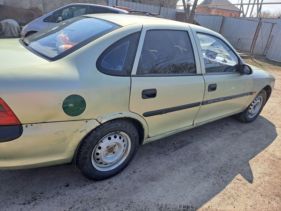 Продам машину Opel Vectra
