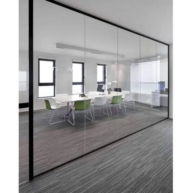 Cautam montator sticla: cabine dus, pereți sticla, balustrazi