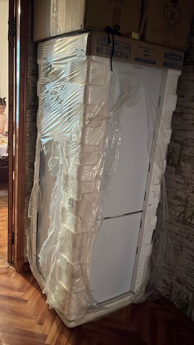 Холодильник и Асел печь.