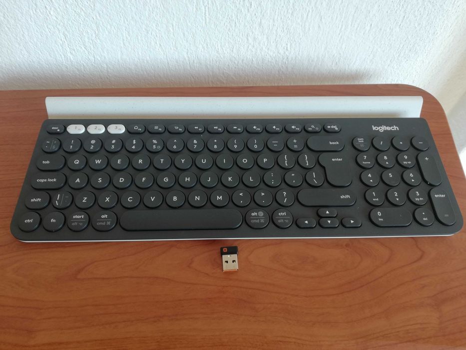 Logitech K780 Unify и Bluetooth клавиатура