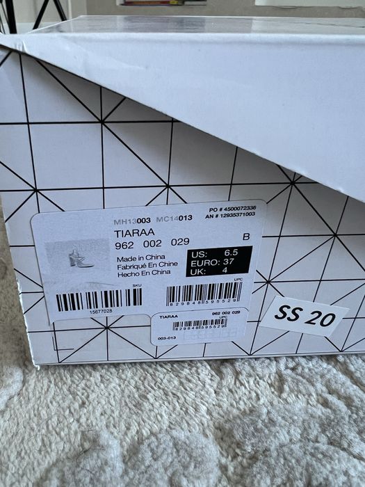 Продам босоножки