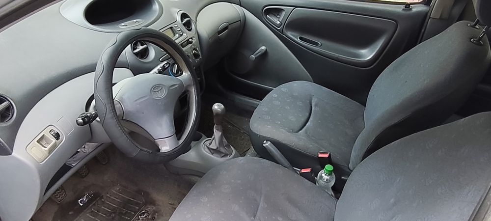 Toyota yaris 2001