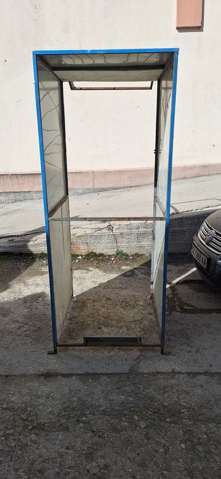 Кутия с покрив за вендинг автомат