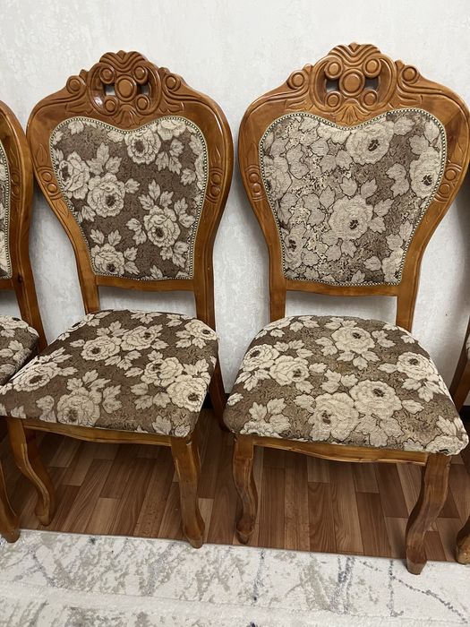 Продаетя 13 шт стульев по 5000 тг