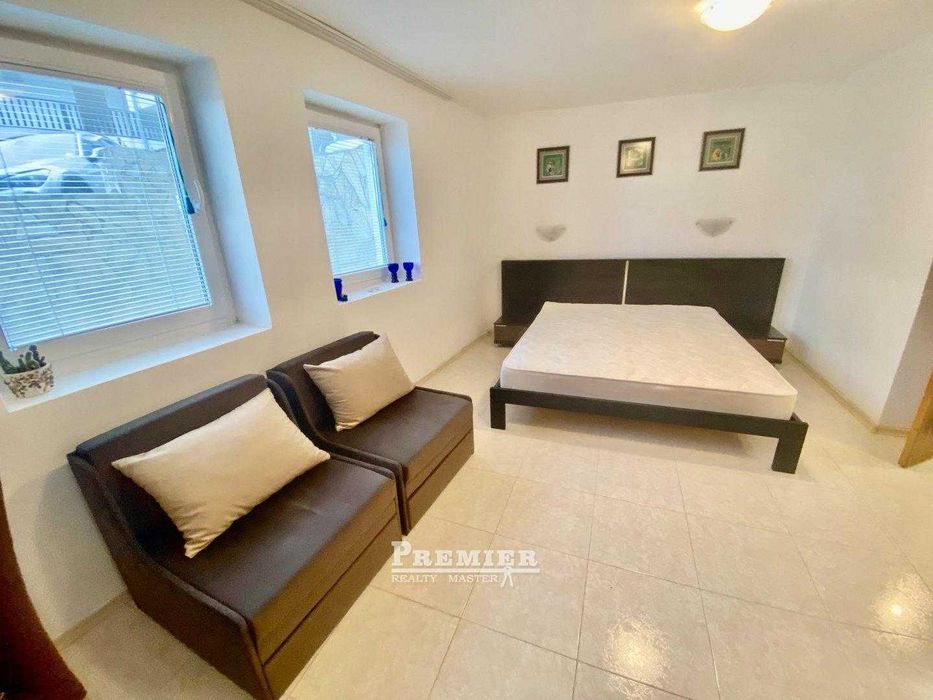 Продава се Едностаен апартамент в Свети Влас - 75 кв.м за 1000 €/кв.м - Снимка #1