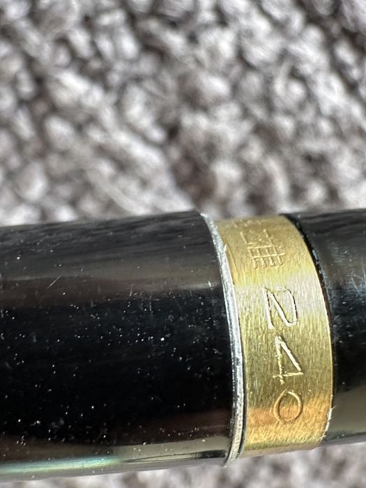 Stilou chinezesc Hero 240 deosebit