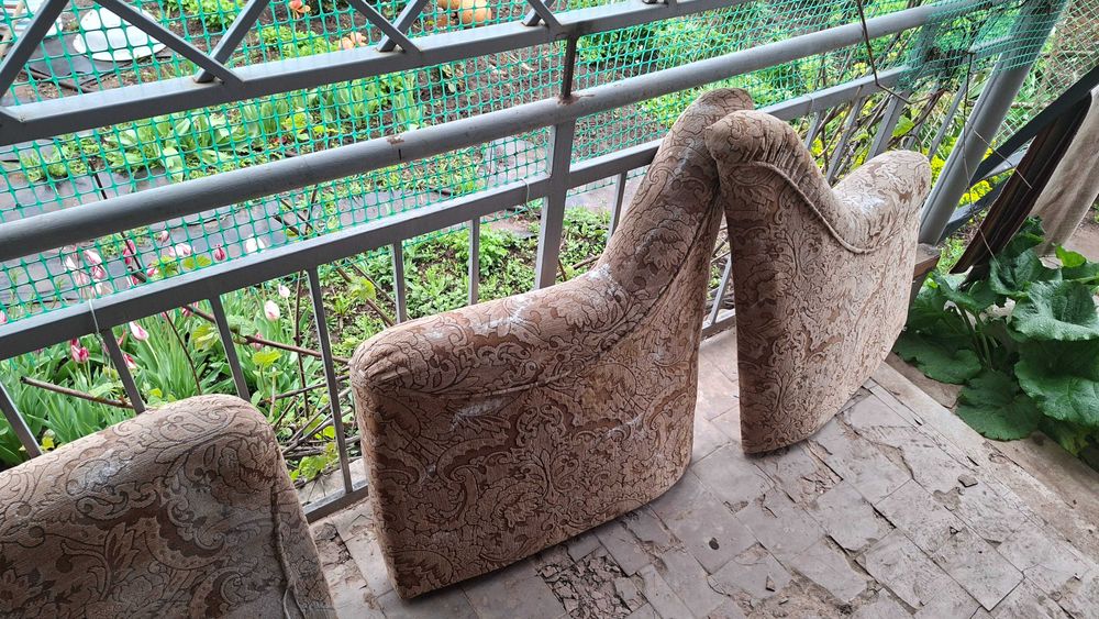 Продам диван и 2 кресла