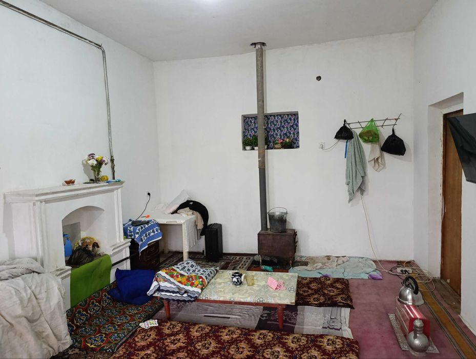 Damariq yangi toshmidan 2,5 km kirganda hovli sotiladi 6.83 sotih