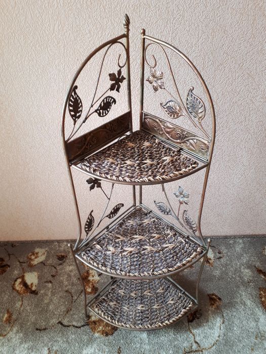 Подставки стойки для  цветов.