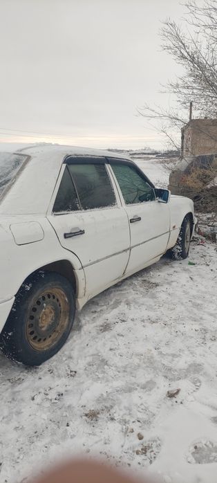 Мерседес w124 E200